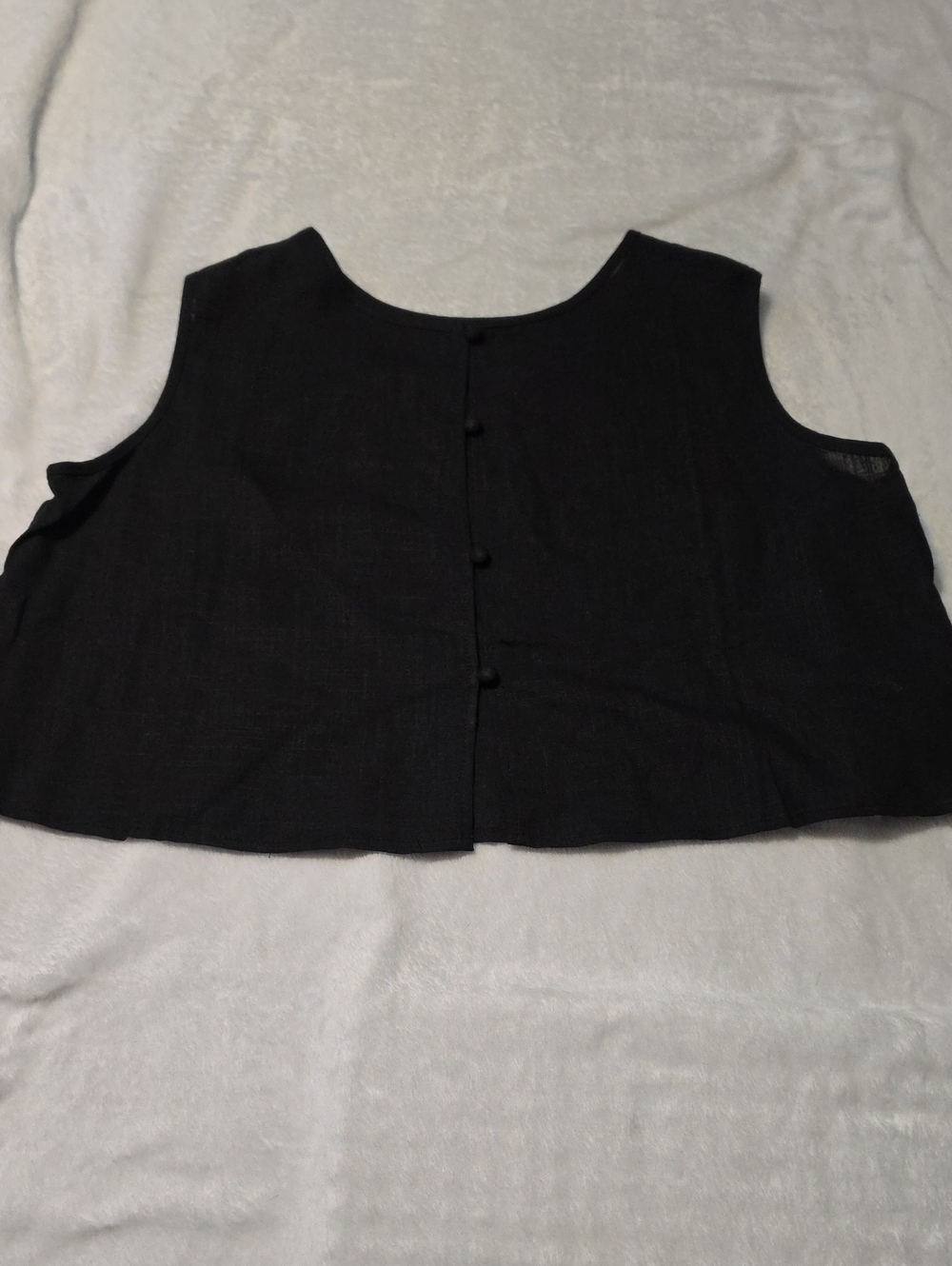 Nwt HALARA Black Button-Back Cropped Tank #604